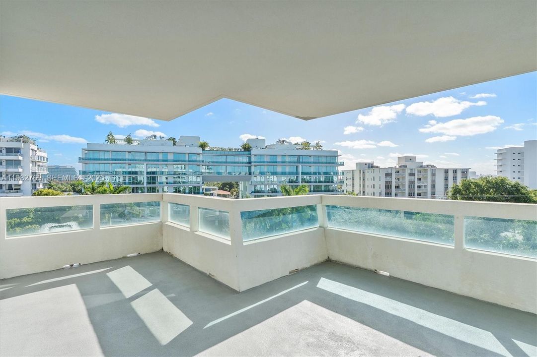 For Rent: $4,300 (2 beds, 2 baths, 1150 Square Feet)