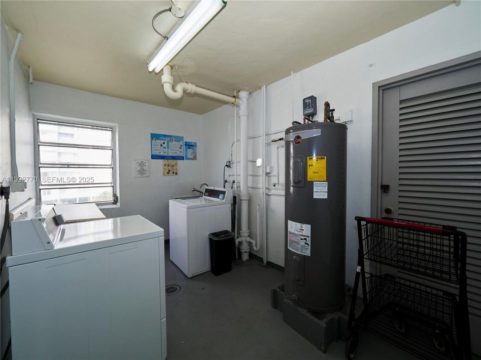 For Sale: $205,000 (1 beds, 1 baths, 768 Square Feet)