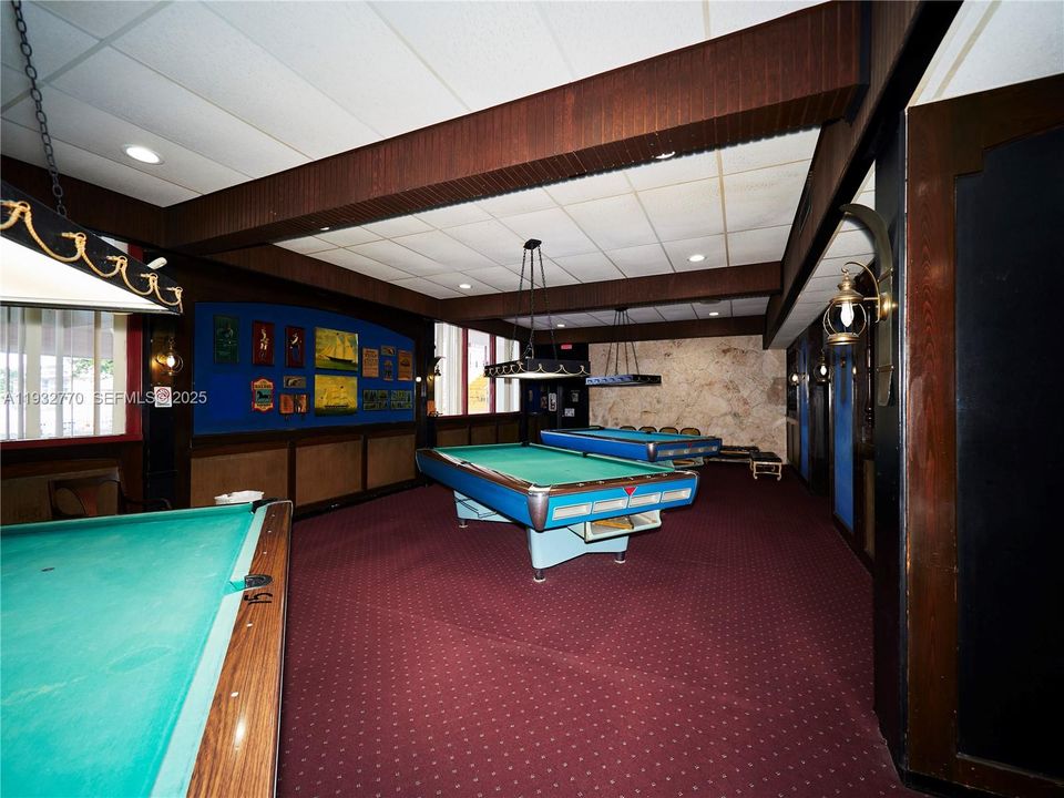 For Sale: $205,000 (1 beds, 1 baths, 768 Square Feet)