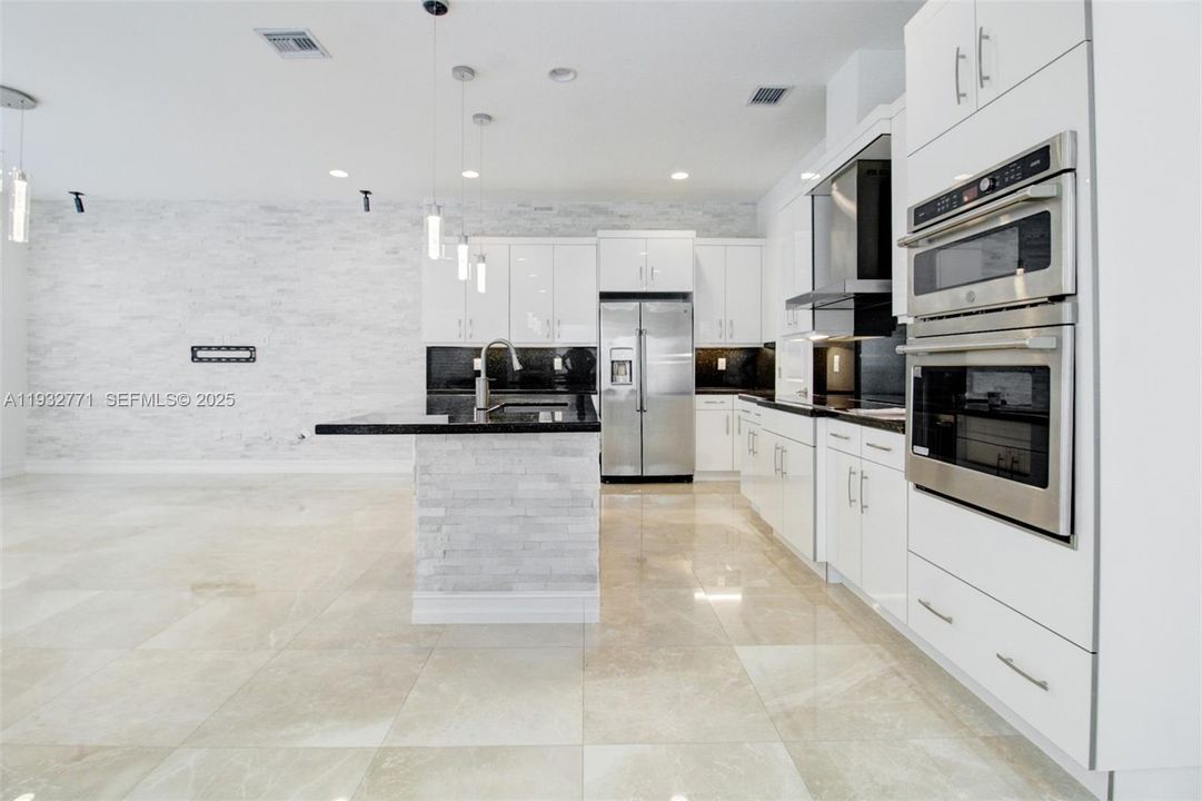 For Rent: $6,300 (4 beds, 3 baths, 2397 Square Feet)