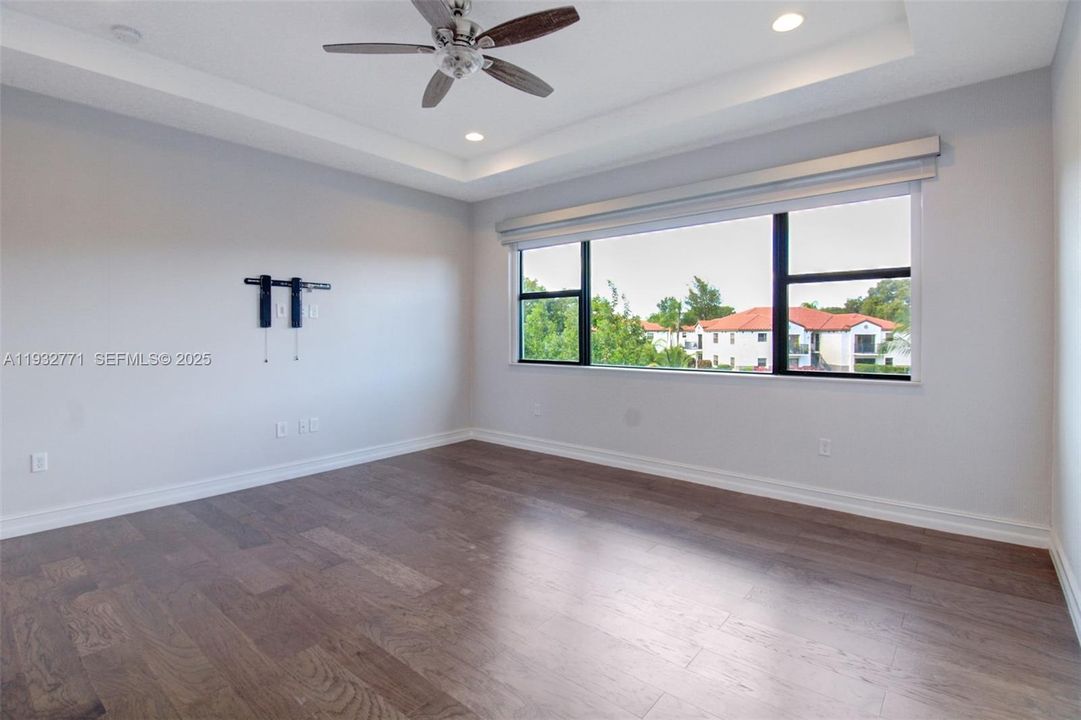 For Rent: $6,300 (4 beds, 3 baths, 2397 Square Feet)