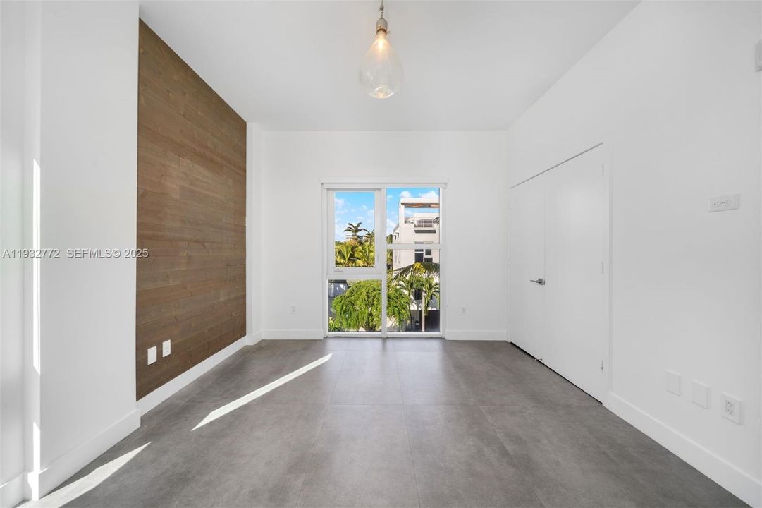 For Sale: $2,088,000 (3 beds, 2 baths, 2236 Square Feet)