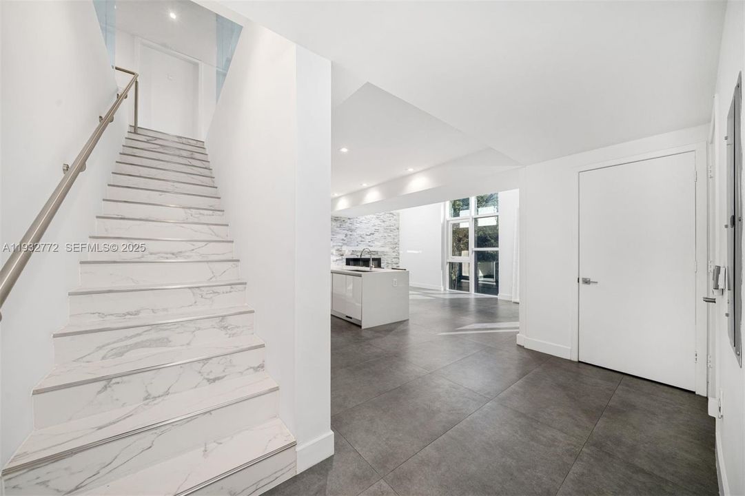 For Sale: $2,088,000 (3 beds, 2 baths, 2236 Square Feet)