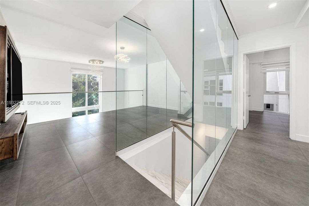 For Sale: $2,088,000 (3 beds, 2 baths, 2236 Square Feet)