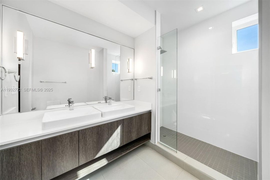 For Sale: $2,088,000 (3 beds, 2 baths, 2236 Square Feet)