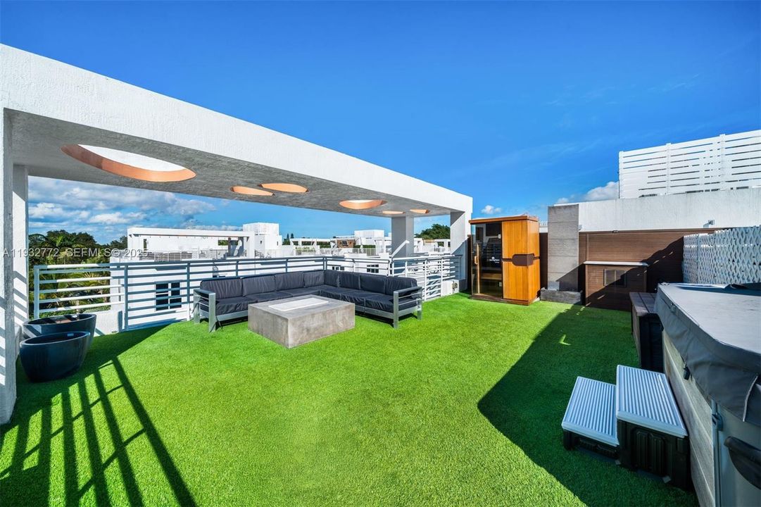 For Sale: $2,088,000 (3 beds, 2 baths, 2236 Square Feet)