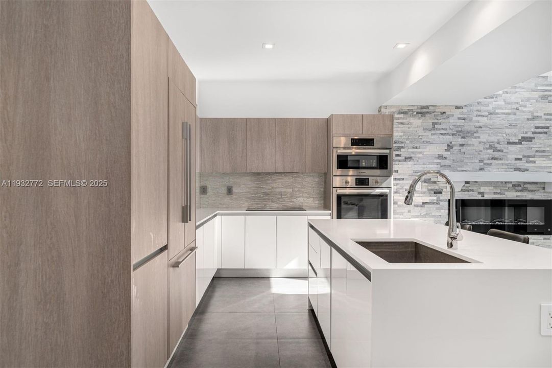 For Sale: $2,088,000 (3 beds, 2 baths, 2236 Square Feet)