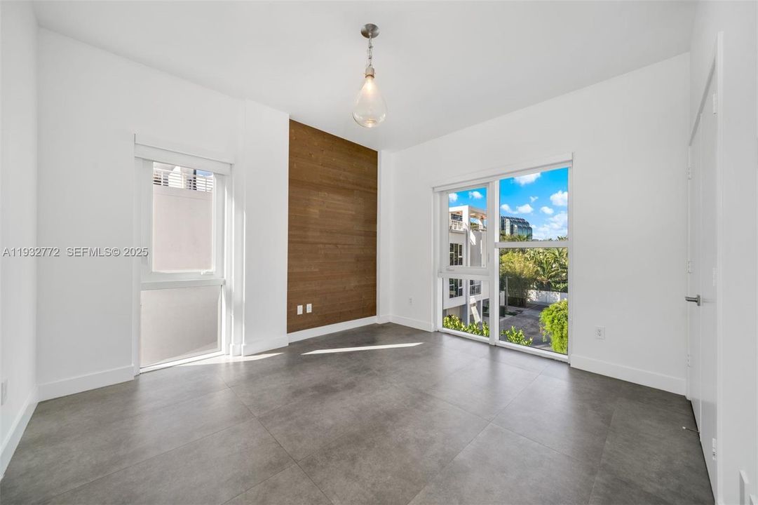 For Sale: $2,088,000 (3 beds, 2 baths, 2236 Square Feet)