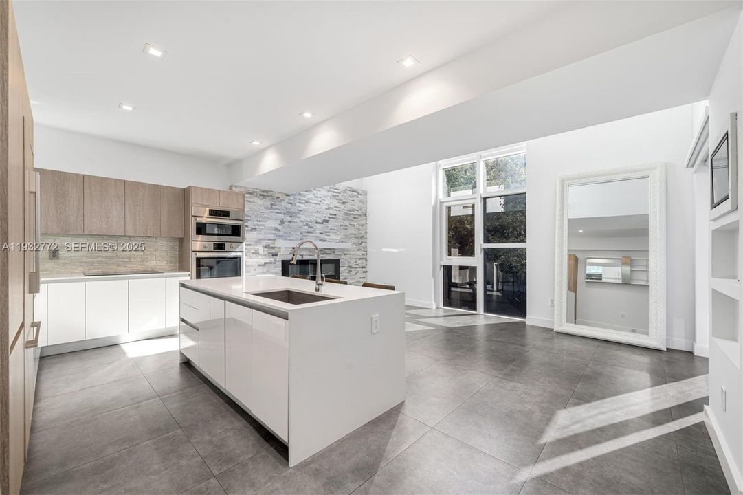 For Sale: $2,088,000 (3 beds, 2 baths, 2236 Square Feet)