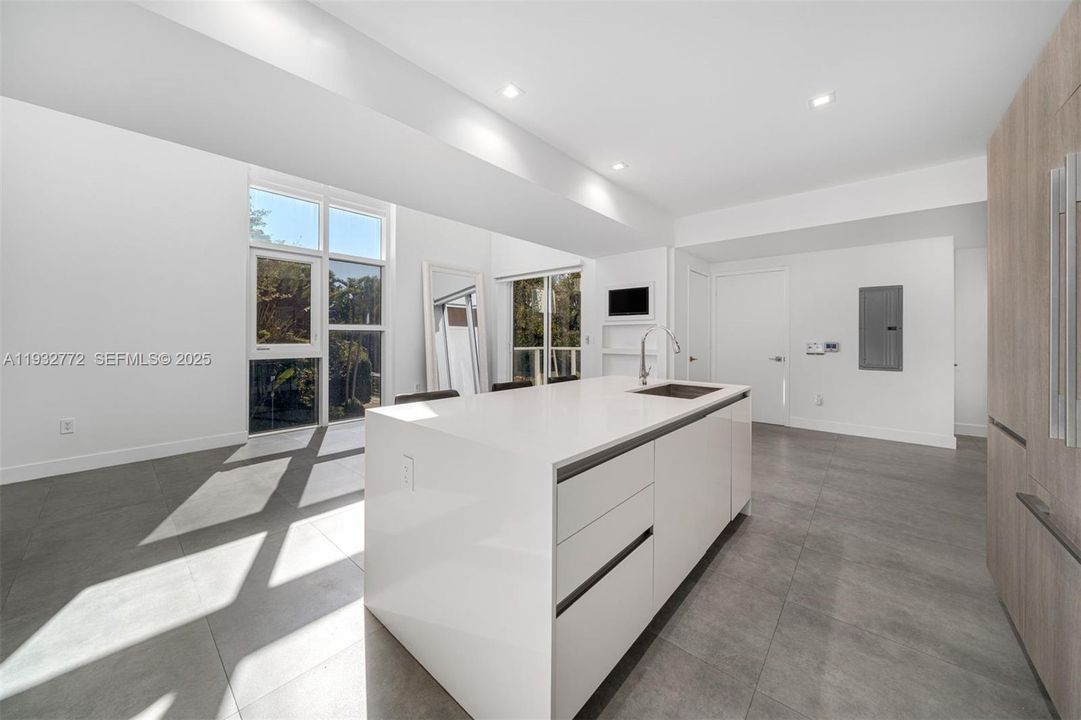 For Sale: $2,088,000 (3 beds, 2 baths, 2236 Square Feet)