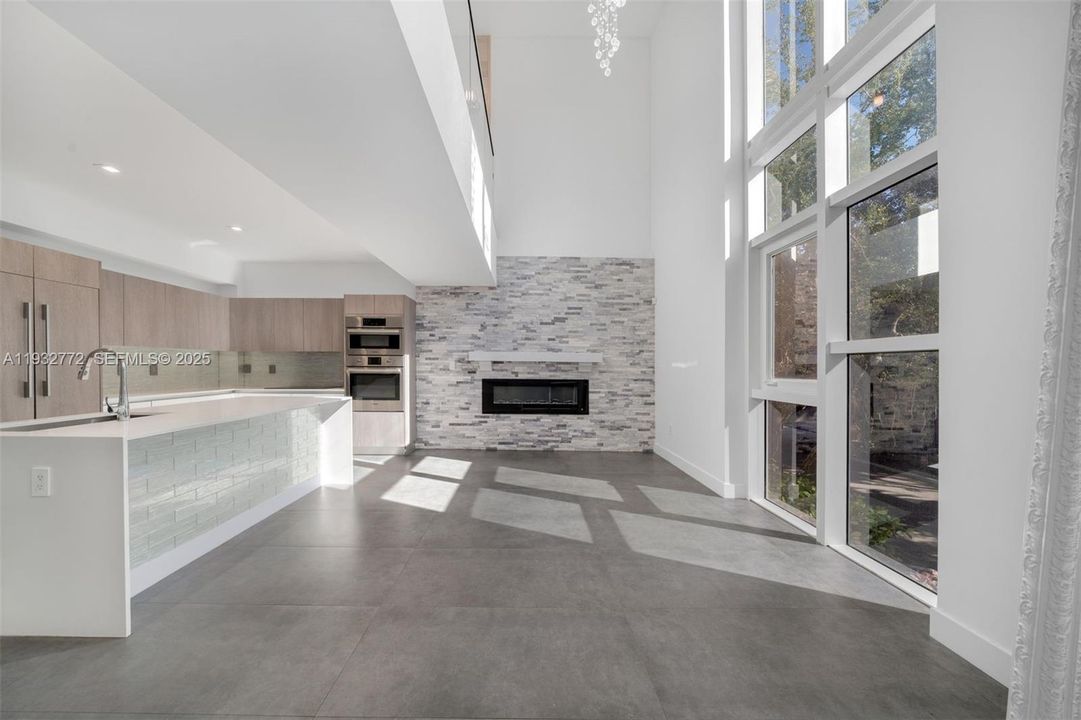 For Sale: $2,088,000 (3 beds, 2 baths, 2236 Square Feet)