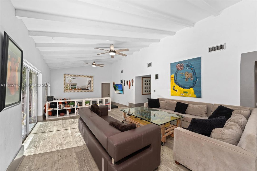 For Sale: $1,295,000 (5 beds, 4 baths, 2122 Square Feet)