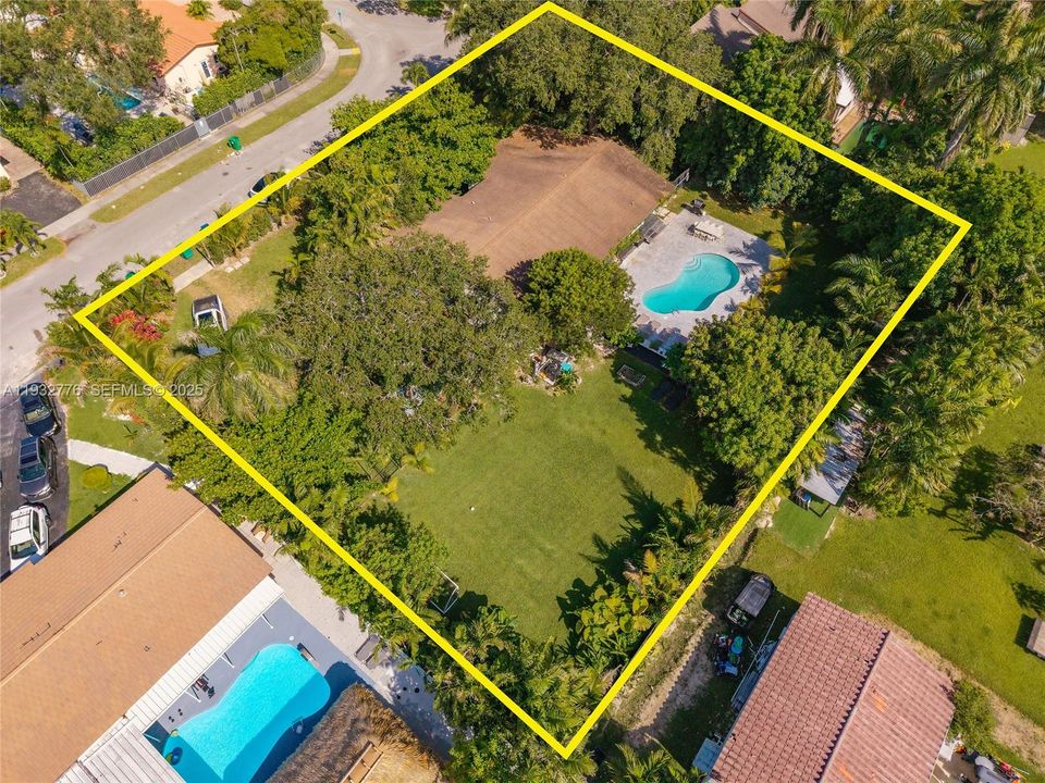 For Sale: $1,295,000 (5 beds, 4 baths, 2122 Square Feet)