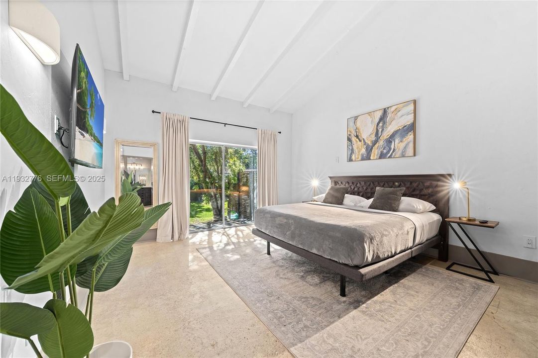 For Sale: $1,295,000 (5 beds, 4 baths, 2122 Square Feet)