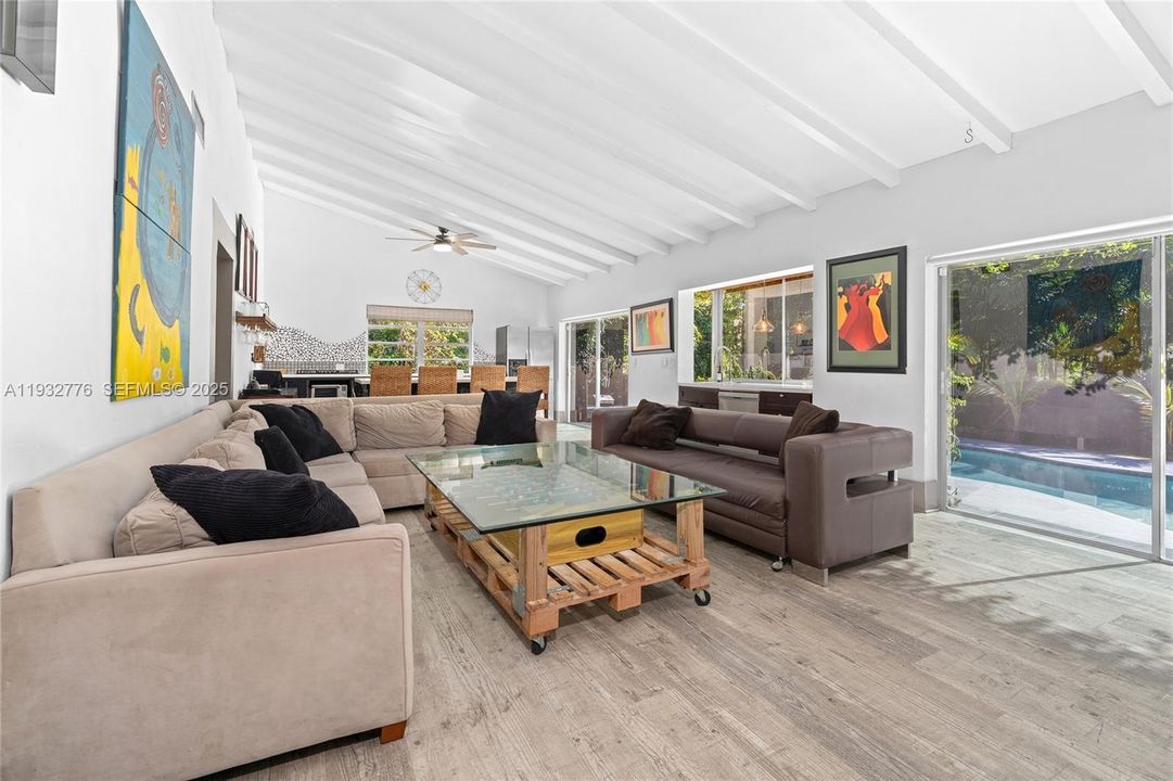 For Sale: $1,295,000 (5 beds, 4 baths, 2122 Square Feet)