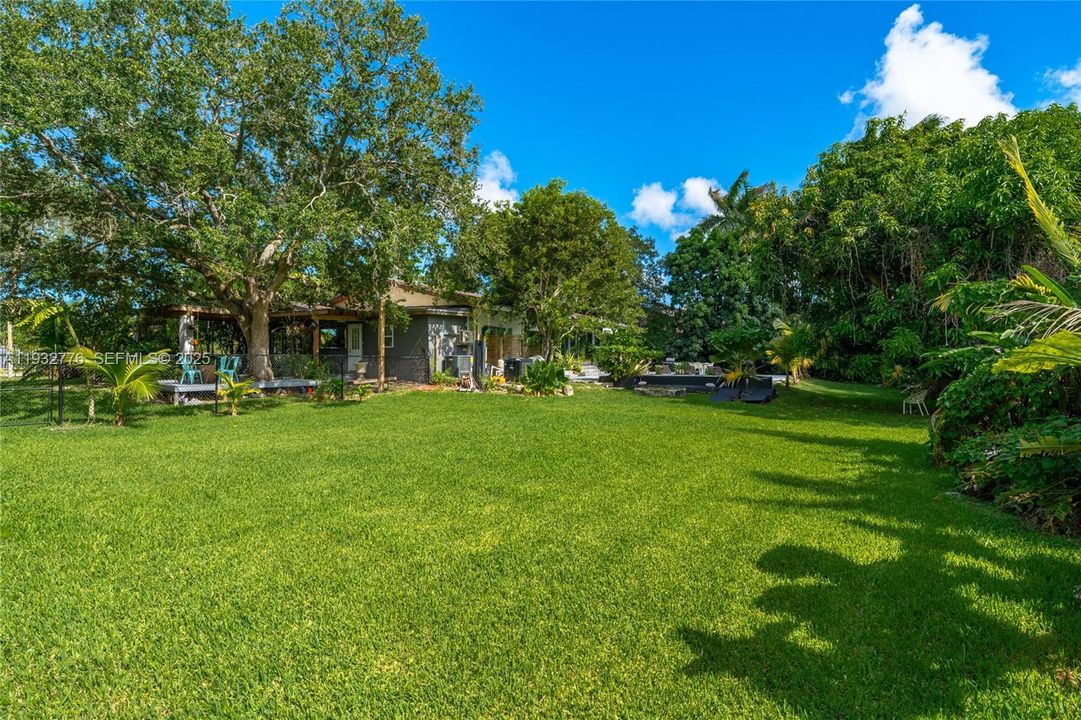 For Sale: $1,295,000 (5 beds, 4 baths, 2122 Square Feet)