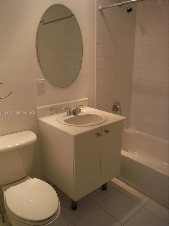 出租: $2,400 (0 贝兹, 2 浴室, 1066 平方英尺)