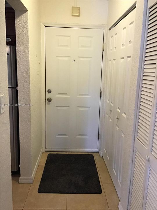 For Sale: $199,500 (1 beds, 1 baths, 575 Square Feet)