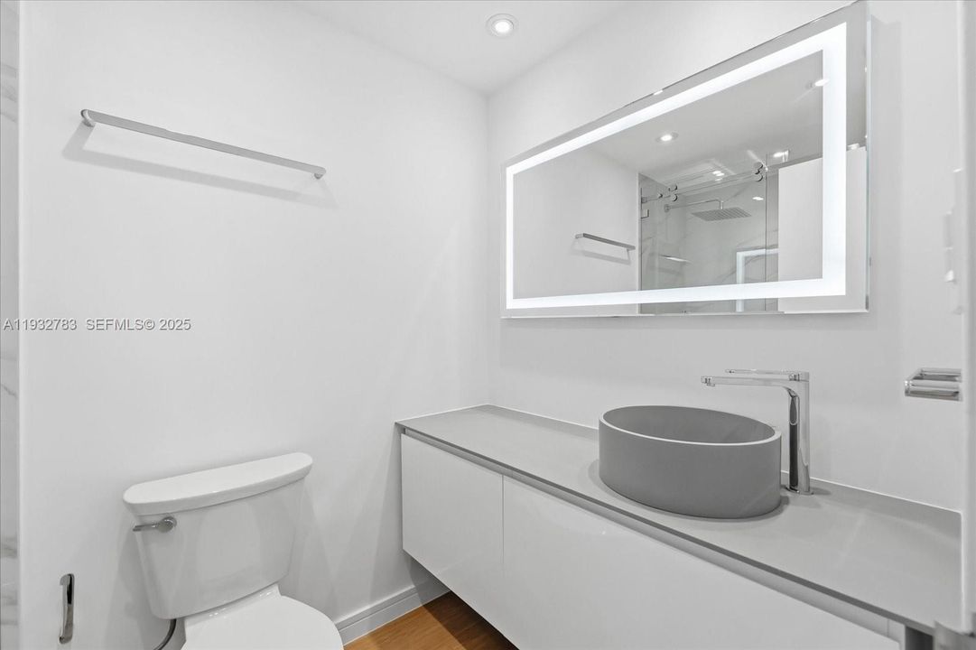 For Rent: $3,000 (0 beds, 1 baths, 543 Square Feet)