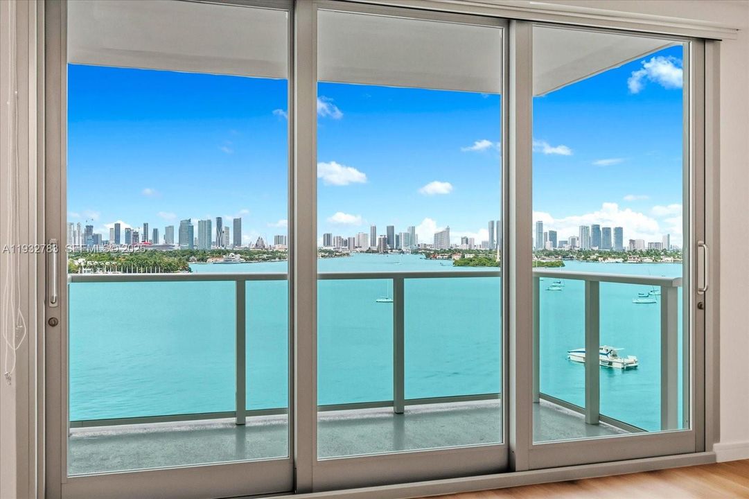 For Rent: $3,000 (0 beds, 1 baths, 543 Square Feet)