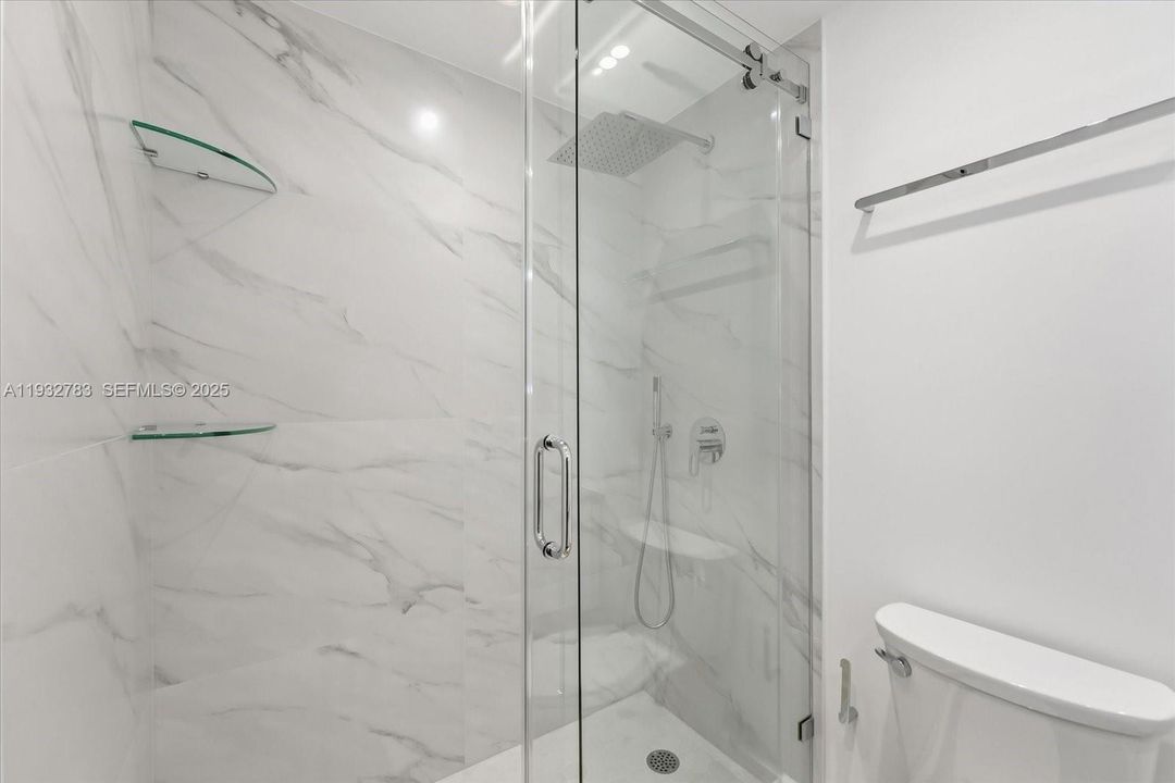 For Rent: $3,000 (0 beds, 1 baths, 543 Square Feet)