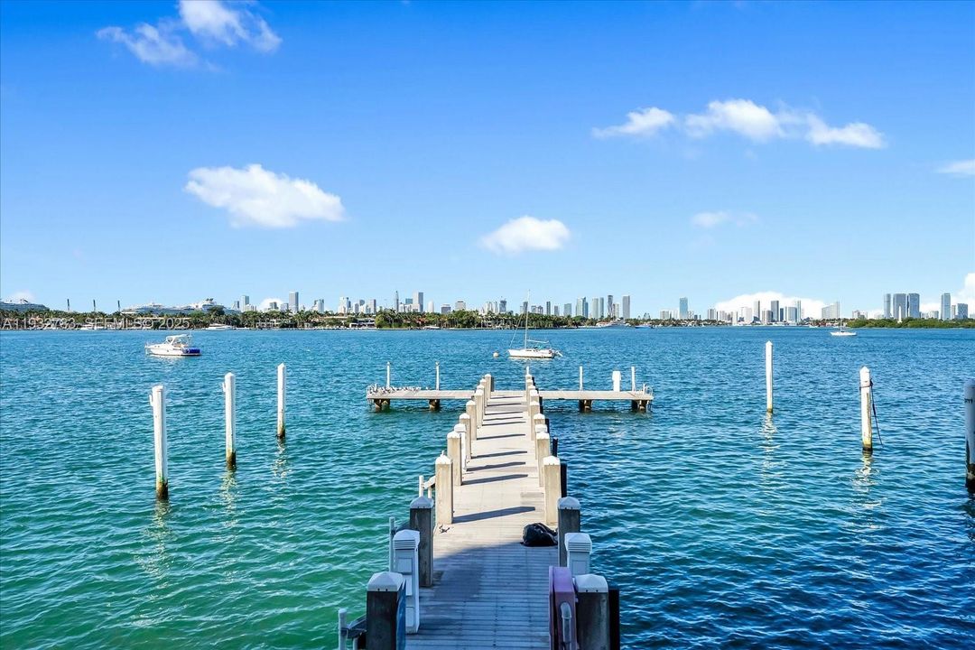 For Rent: $3,000 (0 beds, 1 baths, 543 Square Feet)