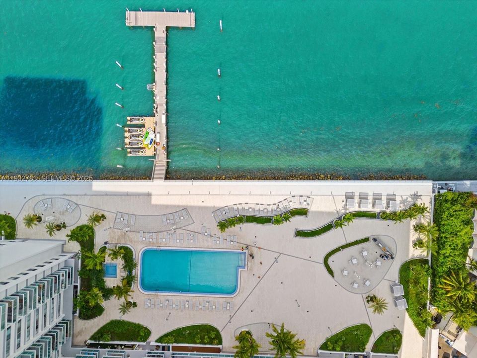 For Rent: $3,000 (0 beds, 1 baths, 543 Square Feet)