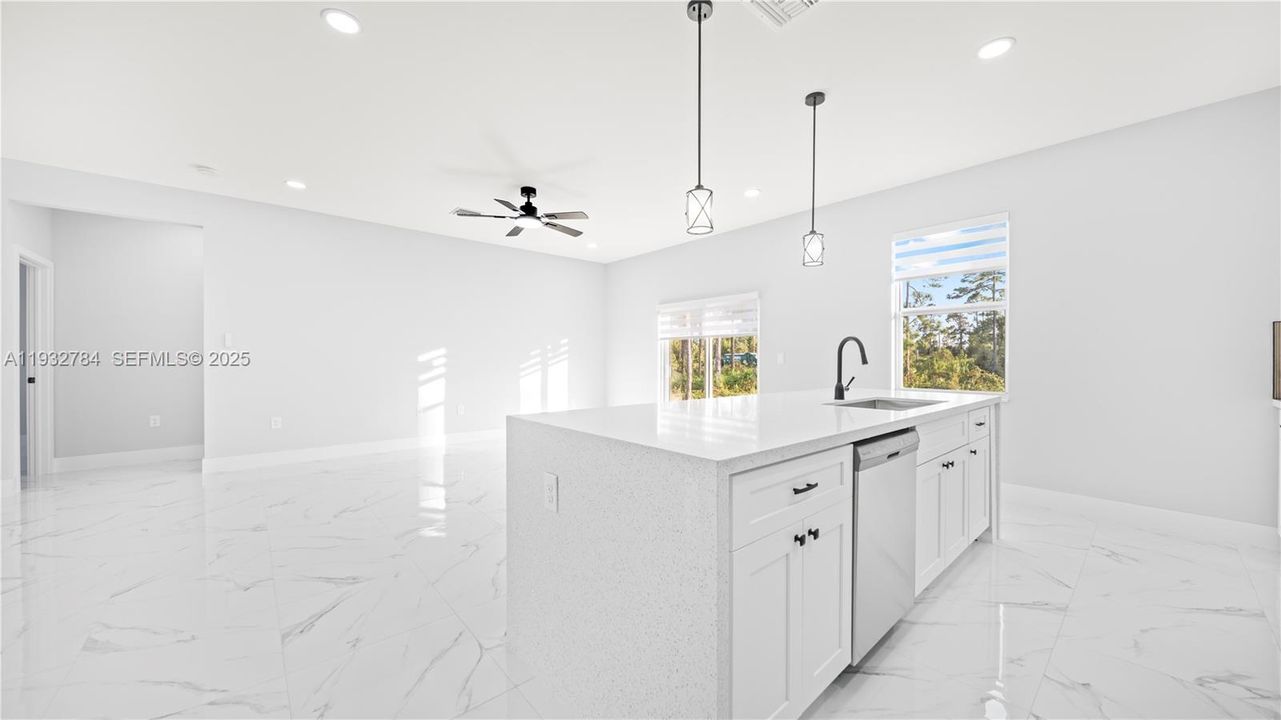 En Venta: $299,900 (3 camas, 2 baños, 0 Pies cuadrados)