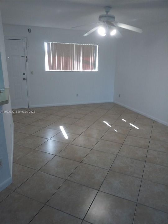 待售: $199,000 (2 贝兹, 2 浴室, 1020 平方英尺)