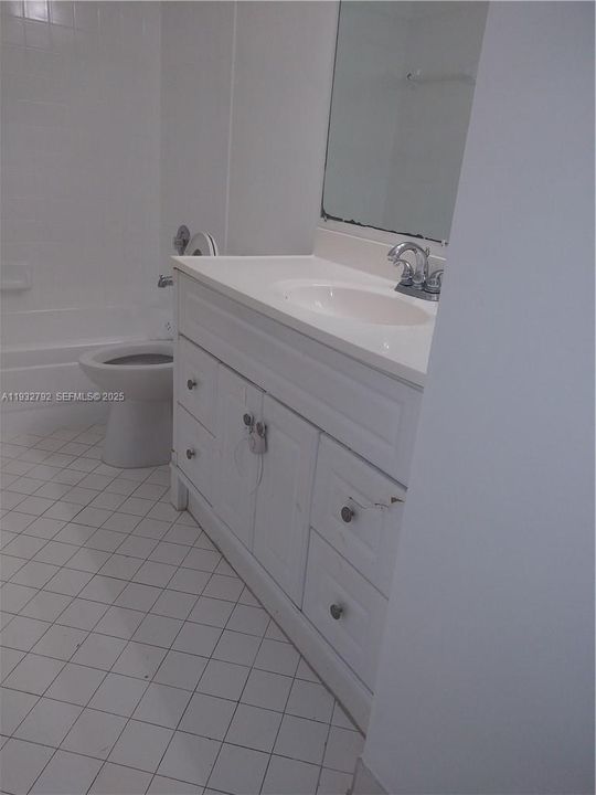 待售: $199,000 (2 贝兹, 2 浴室, 1020 平方英尺)