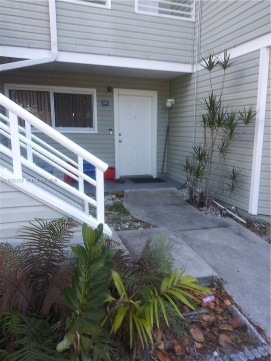 待售: $199,000 (2 贝兹, 2 浴室, 1020 平方英尺)