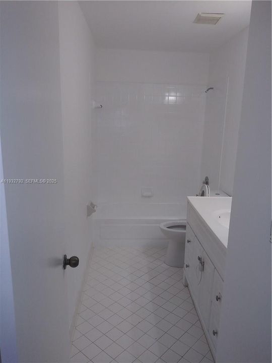 待售: $199,000 (2 贝兹, 2 浴室, 1020 平方英尺)