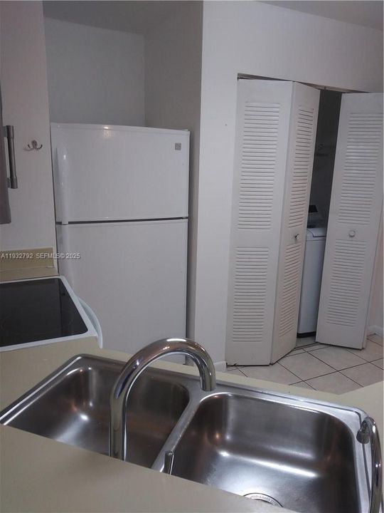 待售: $199,000 (2 贝兹, 2 浴室, 1020 平方英尺)