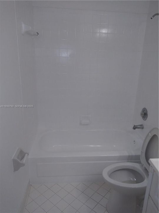 待售: $199,000 (2 贝兹, 2 浴室, 1020 平方英尺)