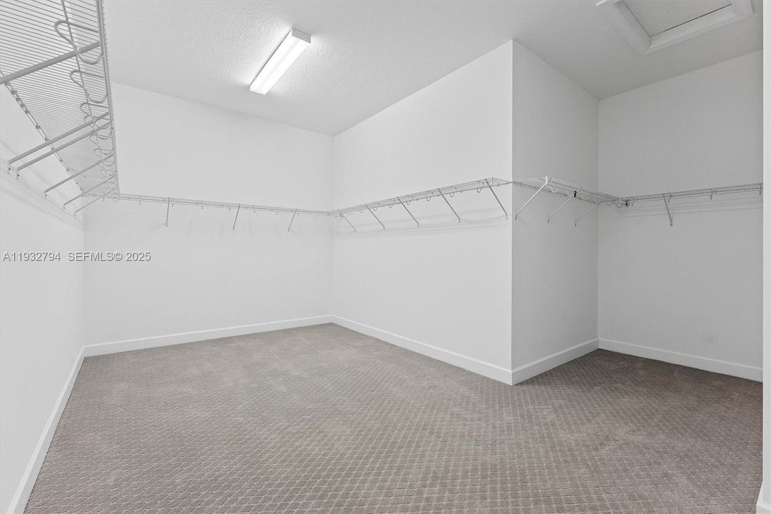 На продажу: $795,000 (3 спален, 2 ванн, 2741 Квадратных фут)