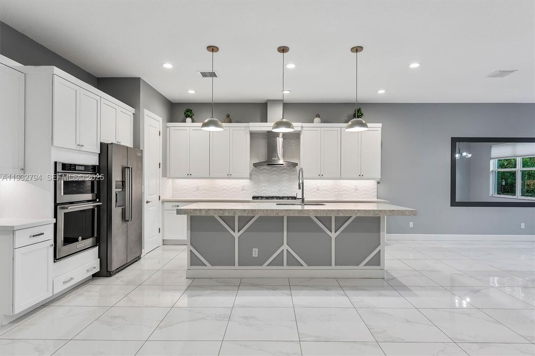 На продажу: $795,000 (3 спален, 2 ванн, 2741 Квадратных фут)