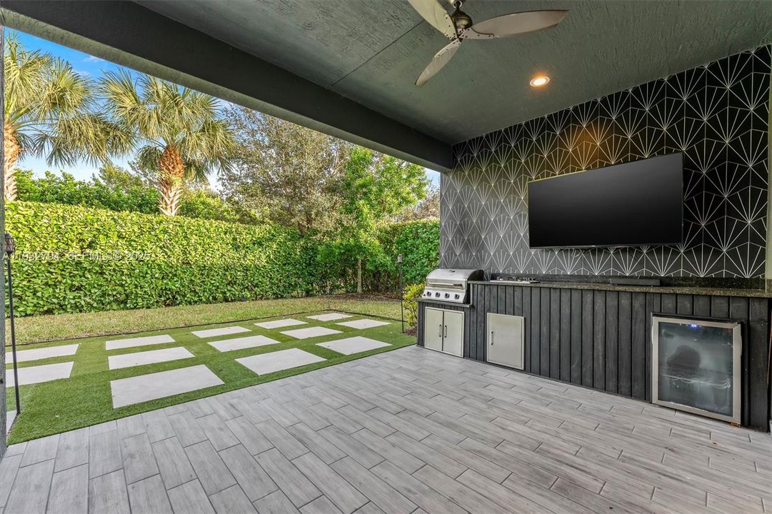 На продажу: $795,000 (3 спален, 2 ванн, 2741 Квадратных фут)