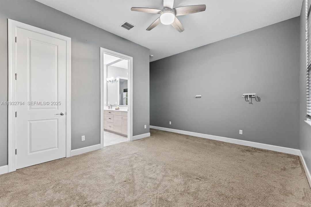 На продажу: $795,000 (3 спален, 2 ванн, 2741 Квадратных фут)