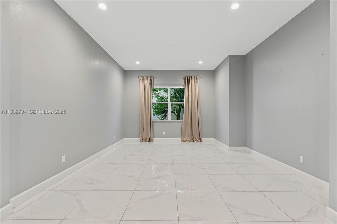 На продажу: $795,000 (3 спален, 2 ванн, 2741 Квадратных фут)