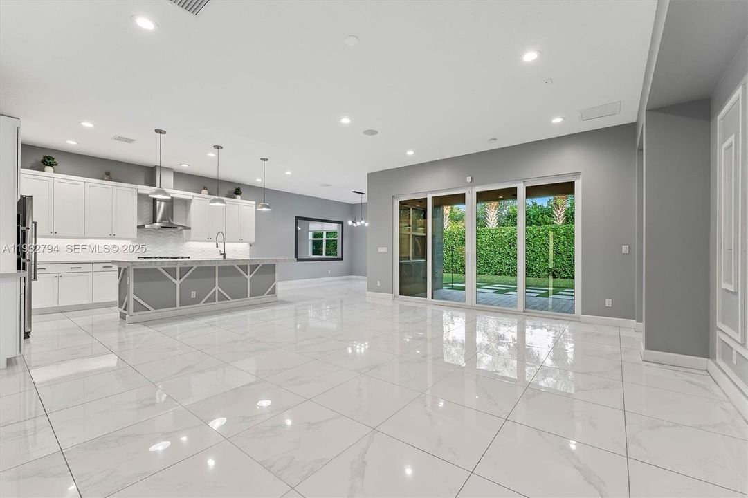 На продажу: $795,000 (3 спален, 2 ванн, 2741 Квадратных фут)