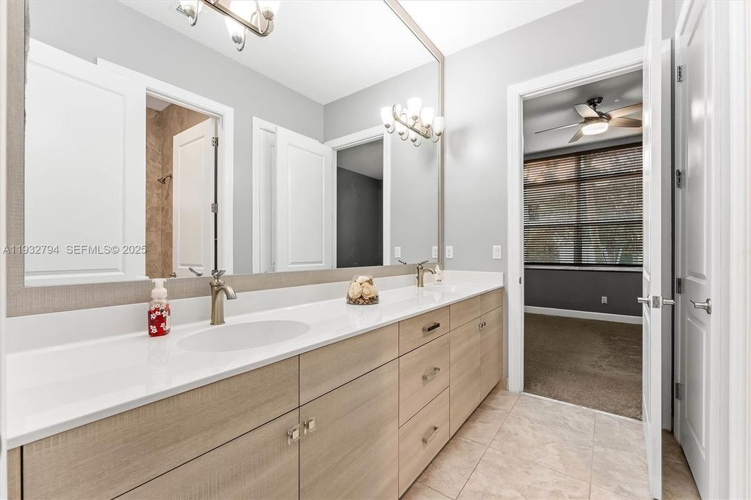 На продажу: $795,000 (3 спален, 2 ванн, 2741 Квадратных фут)