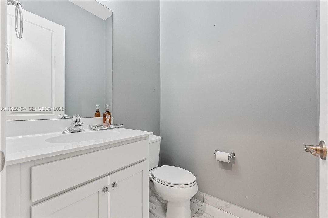 На продажу: $795,000 (3 спален, 2 ванн, 2741 Квадратных фут)