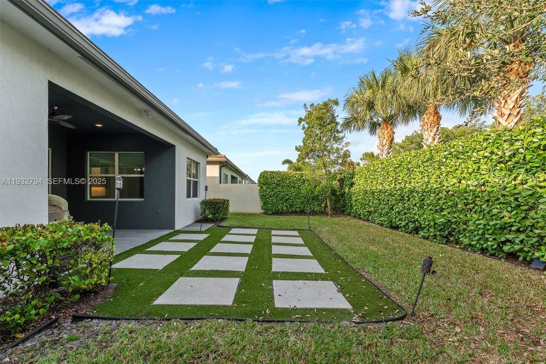 На продажу: $795,000 (3 спален, 2 ванн, 2741 Квадратных фут)