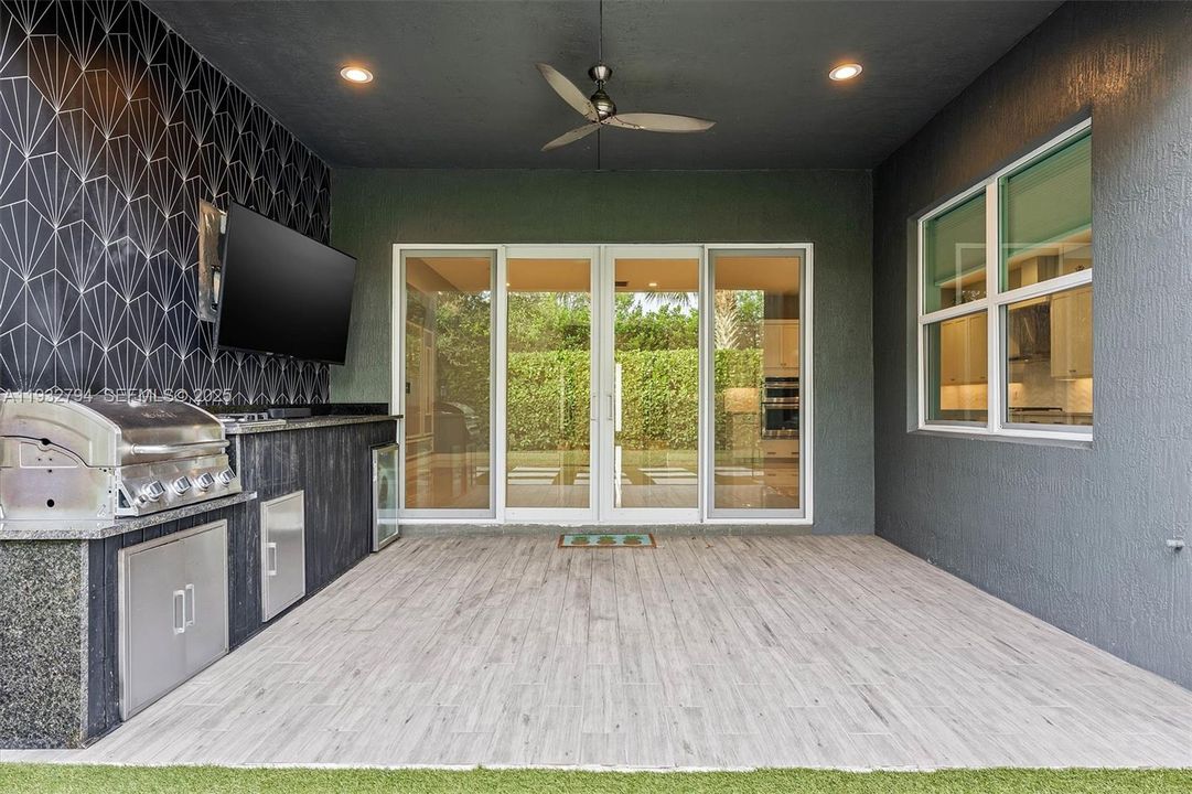 На продажу: $795,000 (3 спален, 2 ванн, 2741 Квадратных фут)