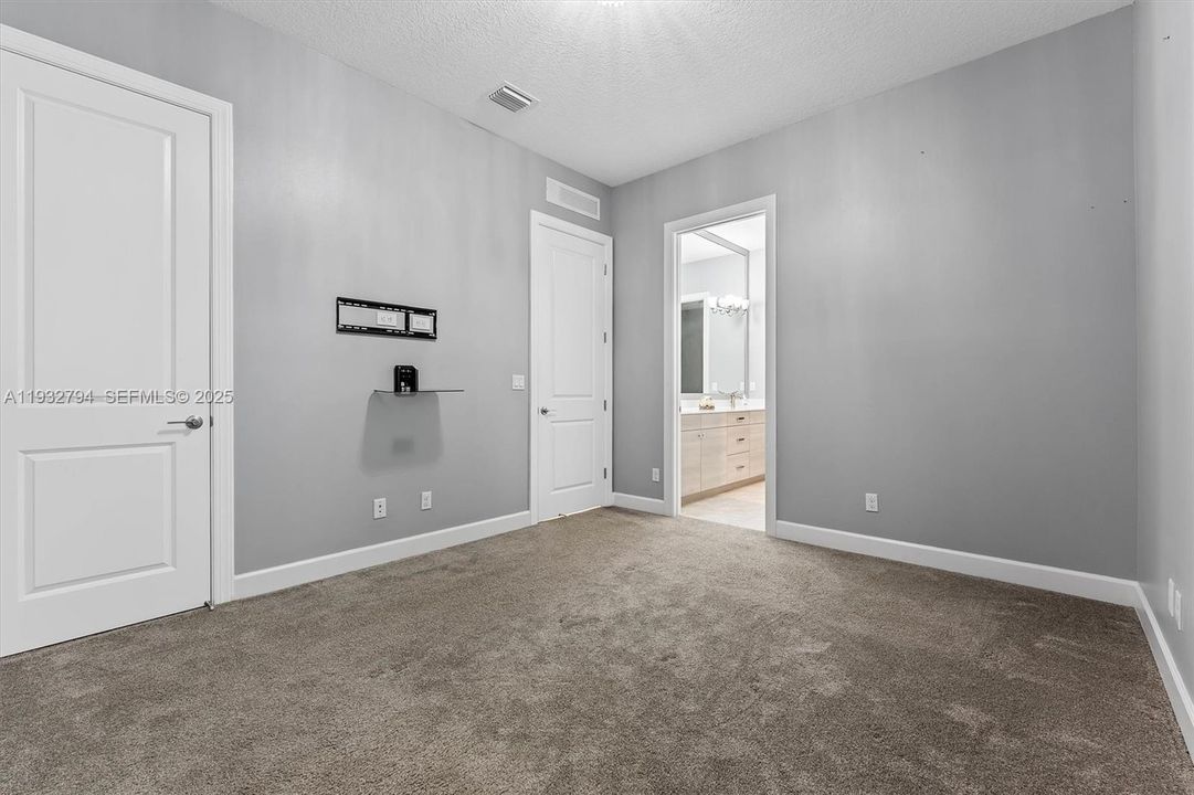 На продажу: $795,000 (3 спален, 2 ванн, 2741 Квадратных фут)