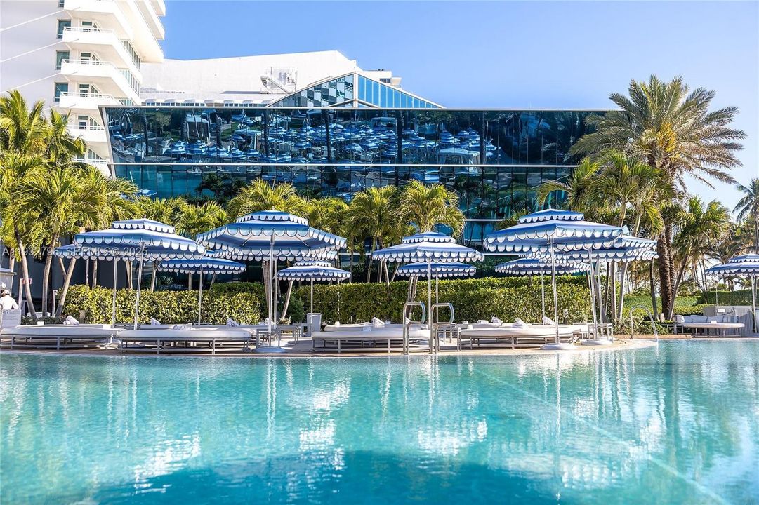 For Sale: $1,725,000 (1 beds, 2 baths, 940 Square Feet)