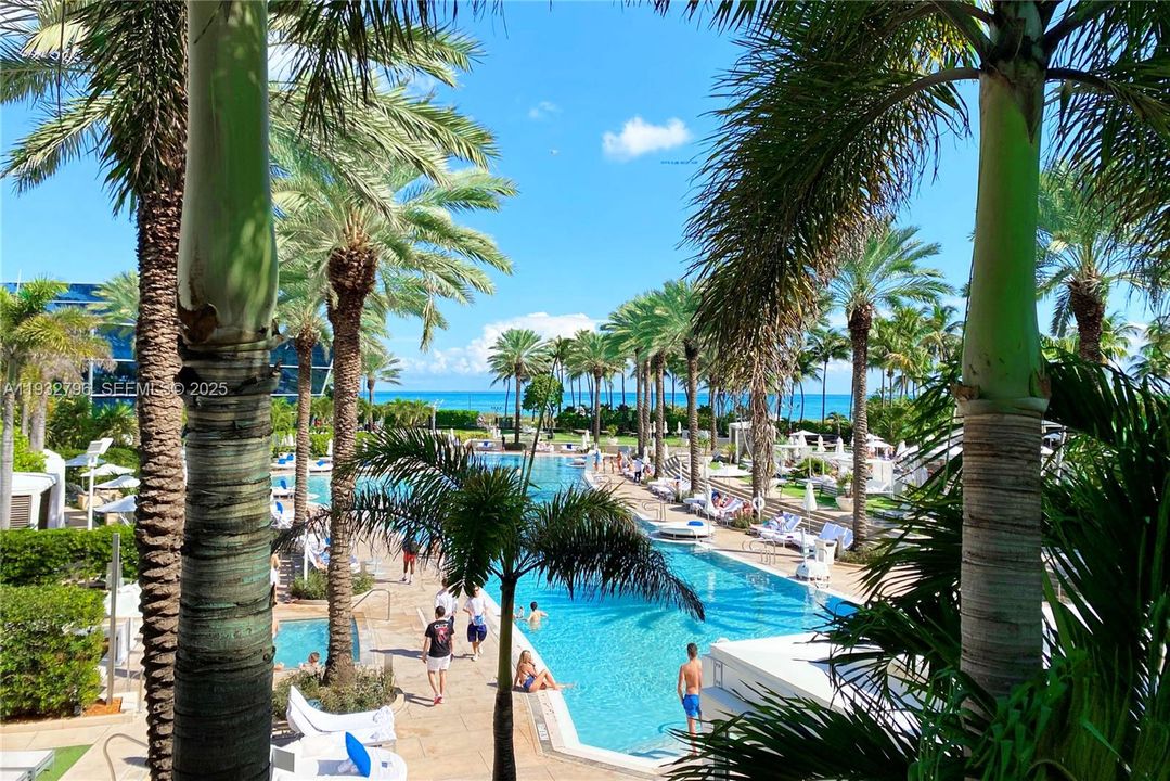 For Sale: $1,725,000 (1 beds, 2 baths, 940 Square Feet)