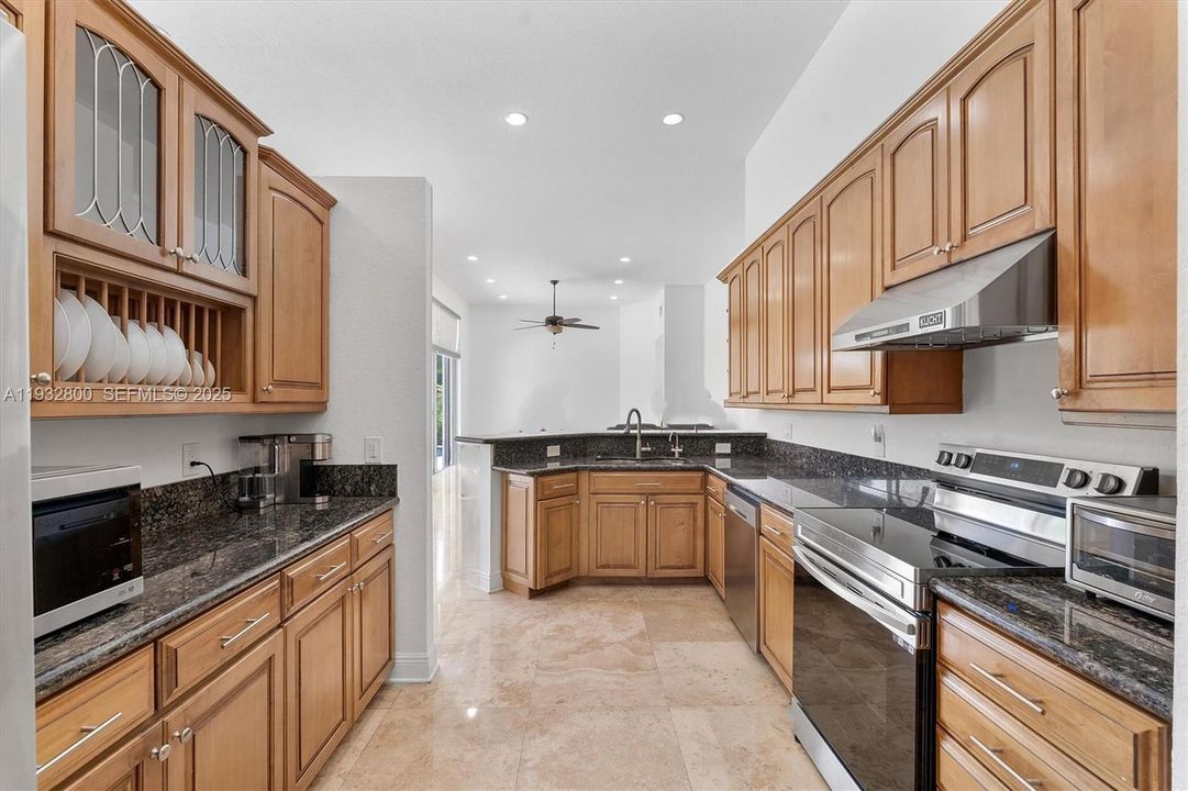 En Venta: $1,310,000 (4 camas, 3 baños, 2794 Pies cuadrados)