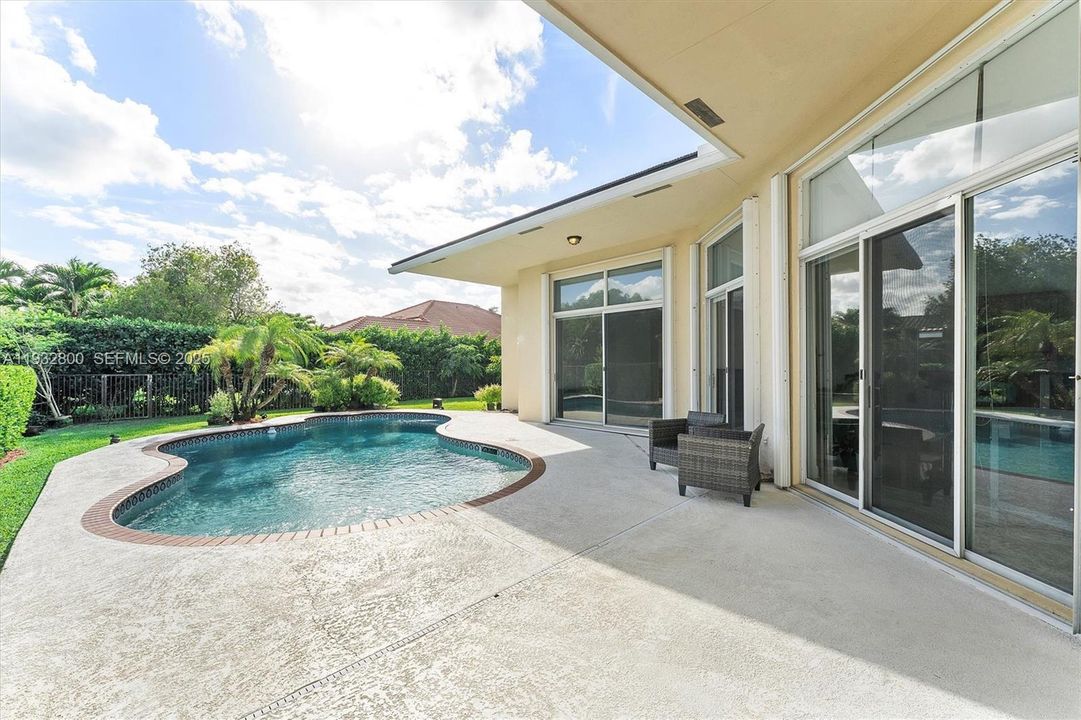 En Venta: $1,310,000 (4 camas, 3 baños, 2794 Pies cuadrados)