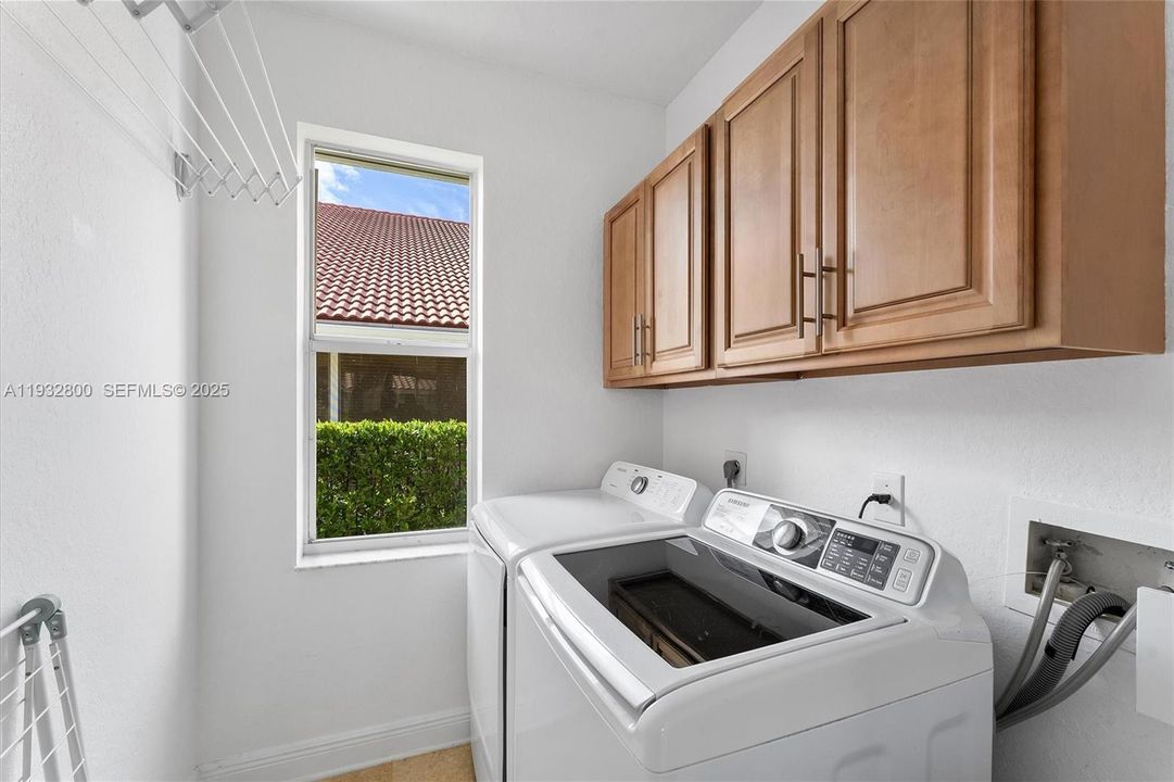 En Venta: $1,310,000 (4 camas, 3 baños, 2794 Pies cuadrados)